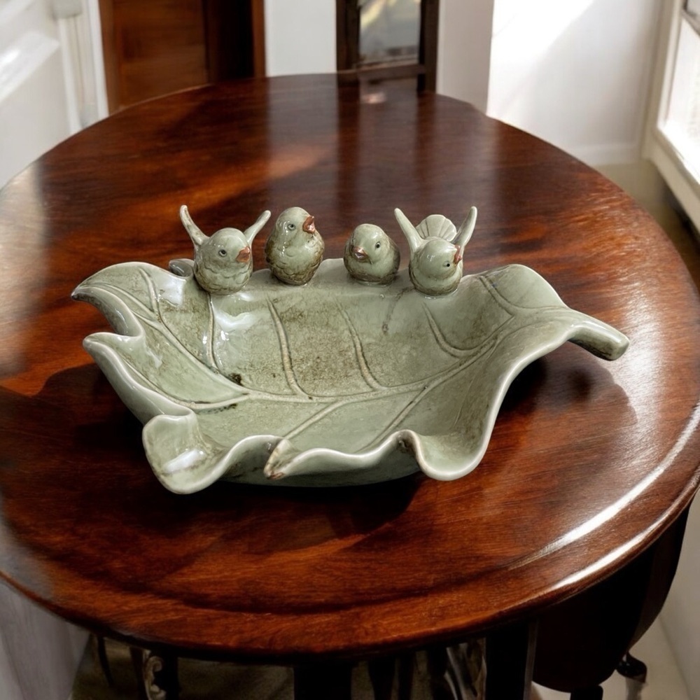 Vintage Art Pottery Leaf Dish
Bowl w four Birds Candy
Potpourri Green Blue